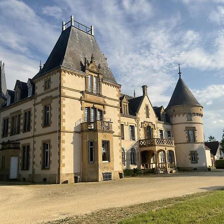 Chateau Tout Y Fault Loriges Exteriér fotografie